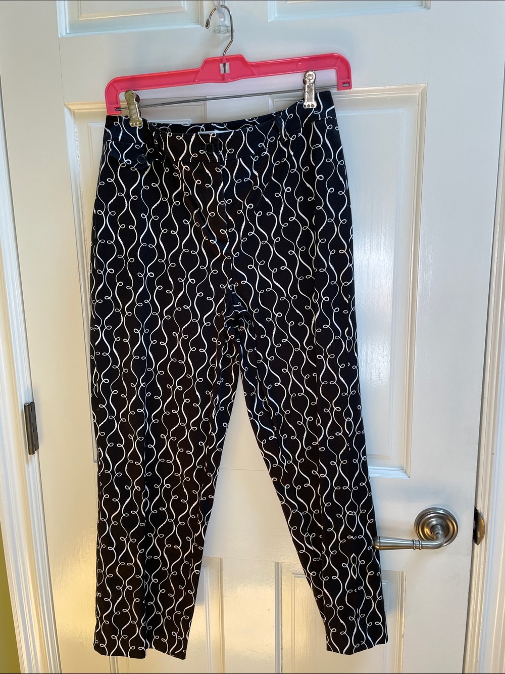 Talbots Black and White Print Stretch Capris Size 4